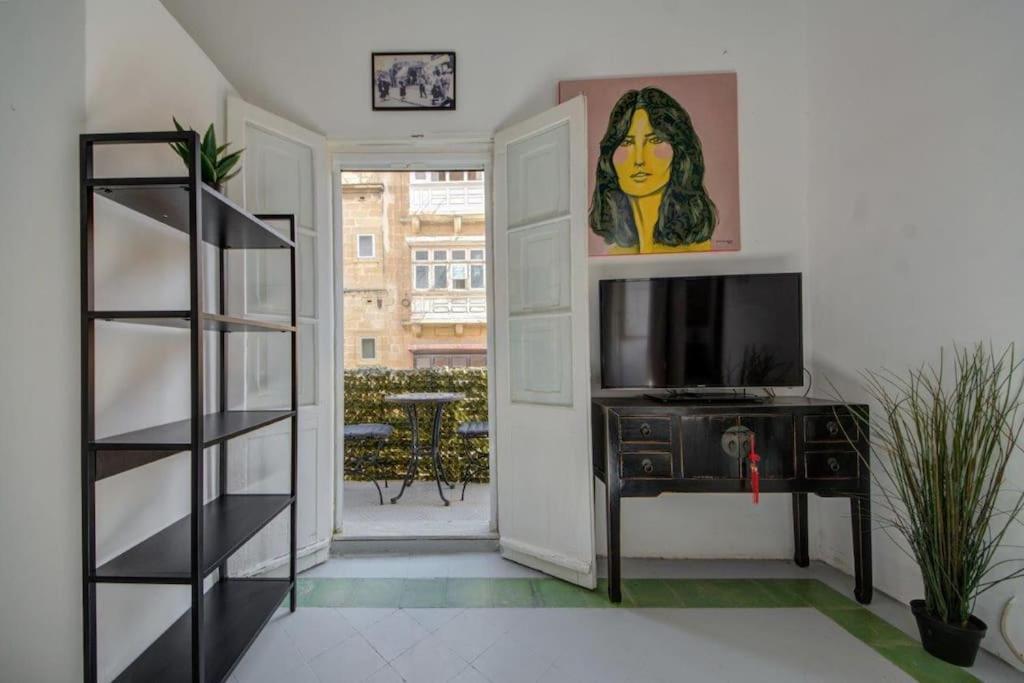 Traditional Maltese Town House In Floriana Екстер'єр фото