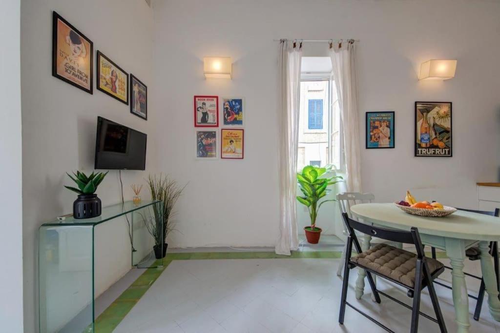 Traditional Maltese Town House In Floriana Екстер'єр фото