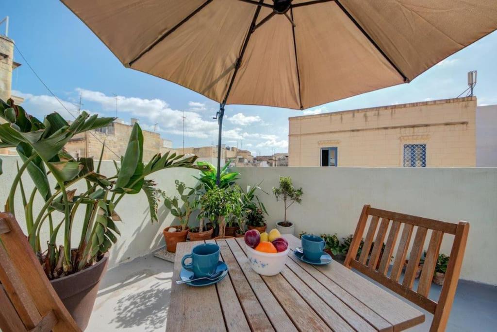 Traditional Maltese Town House In Floriana Екстер'єр фото