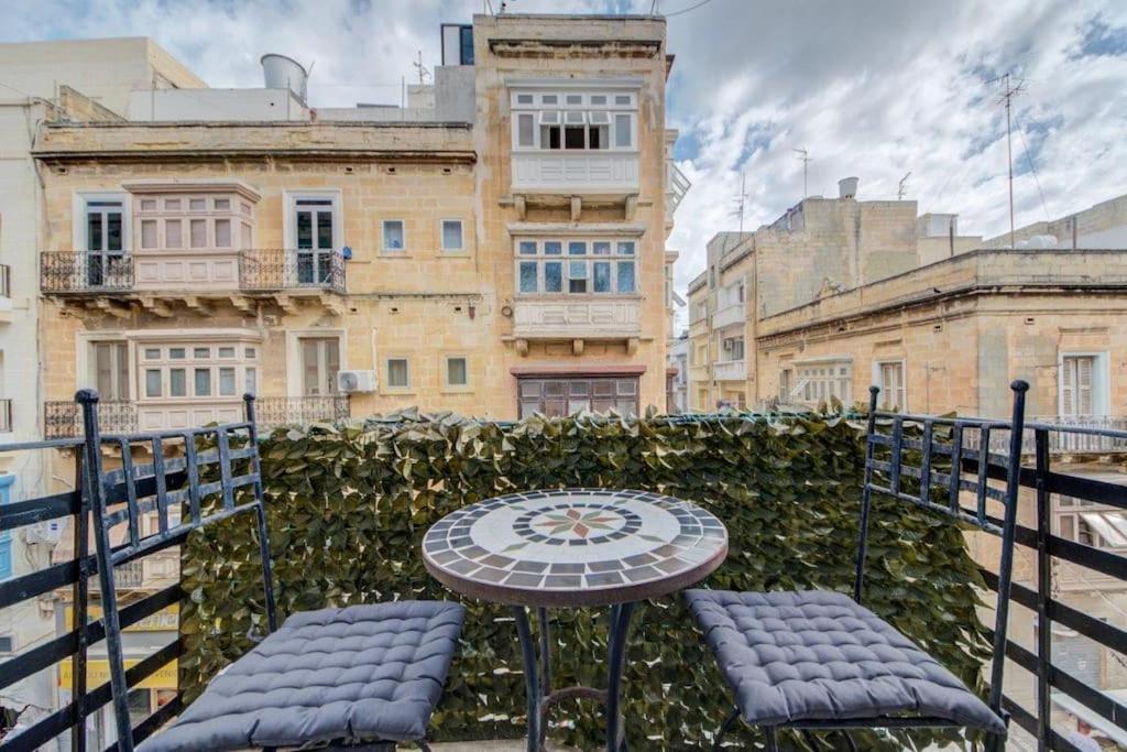 Traditional Maltese Town House In Floriana Екстер'єр фото